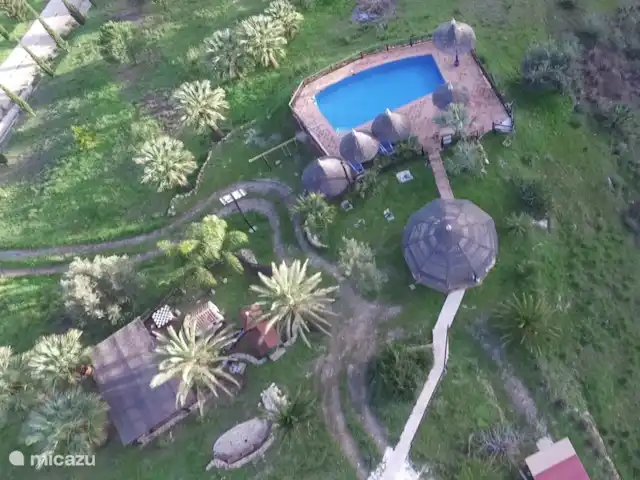 tiny house huren in Spanje, Andalusië, Tolox – Huisje 12 m2 buitenkeuken en terras Zwembad