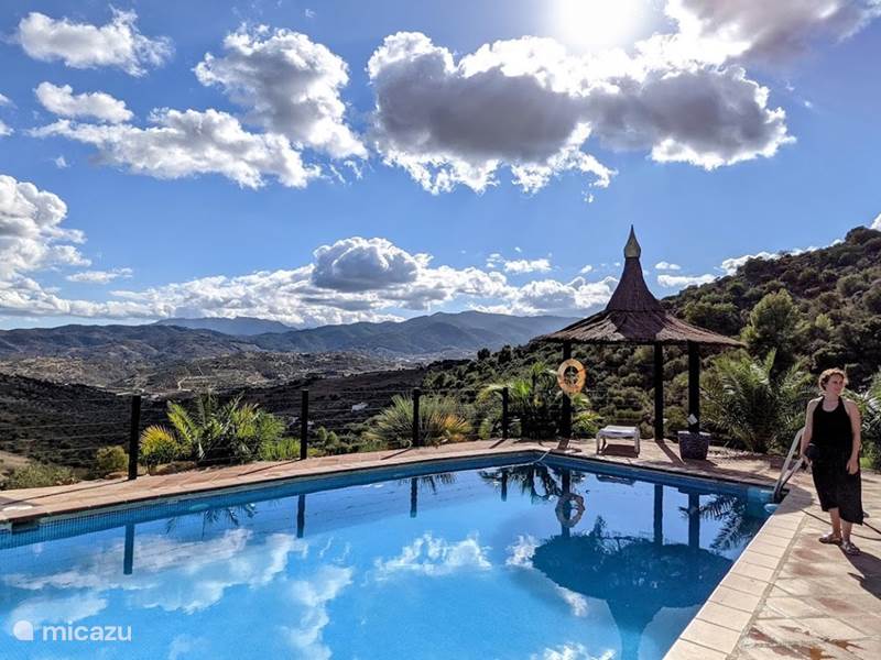 Ferienwohnung Spanien, Andalusien, Tolox Tiny house Haus 12 m2 Außenküche und Terrasse