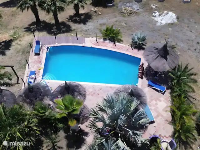 tiny house huren in Spanje, Andalusië, Tolox – Huisje 12 m2 buitenkeuken en terras Zwembad