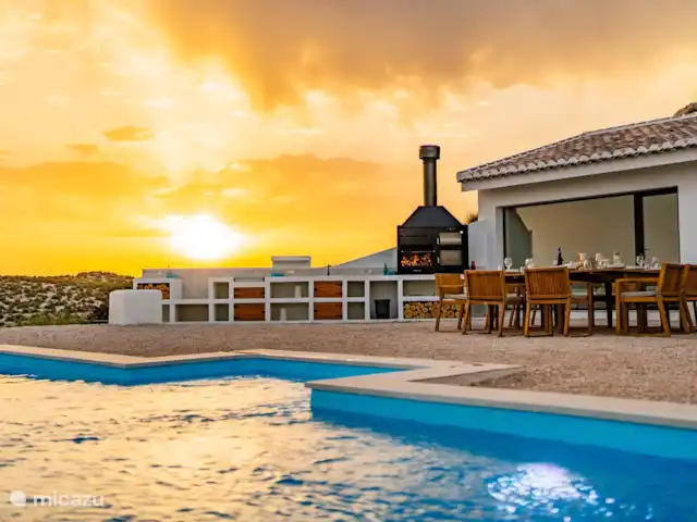 Casa Lua Galera | Espagne, Andalousie, Huescar - villa La piscine et la cuisine extérieure avec grand BBQ au coucher du soleil