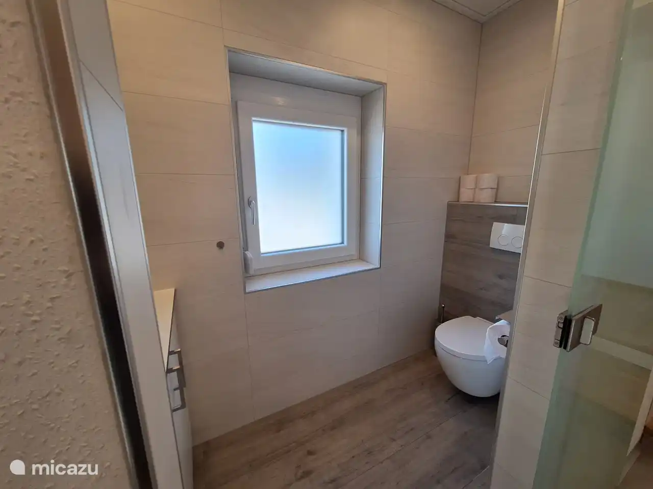 También hay un segundo aseo separado