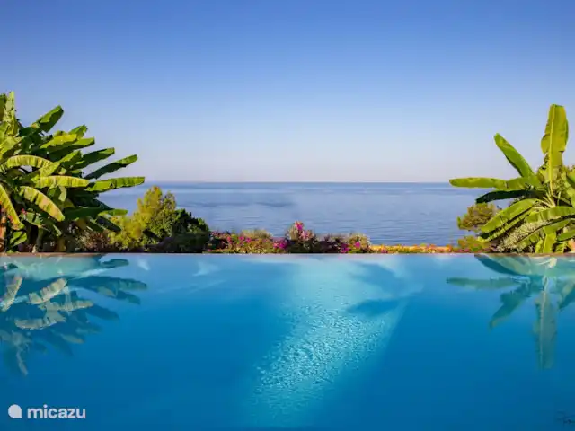 Villa Faralya | Turquie, Côte lycienne, Fethiye - villa profitez de la grande piscine à débordement à l'extérieur