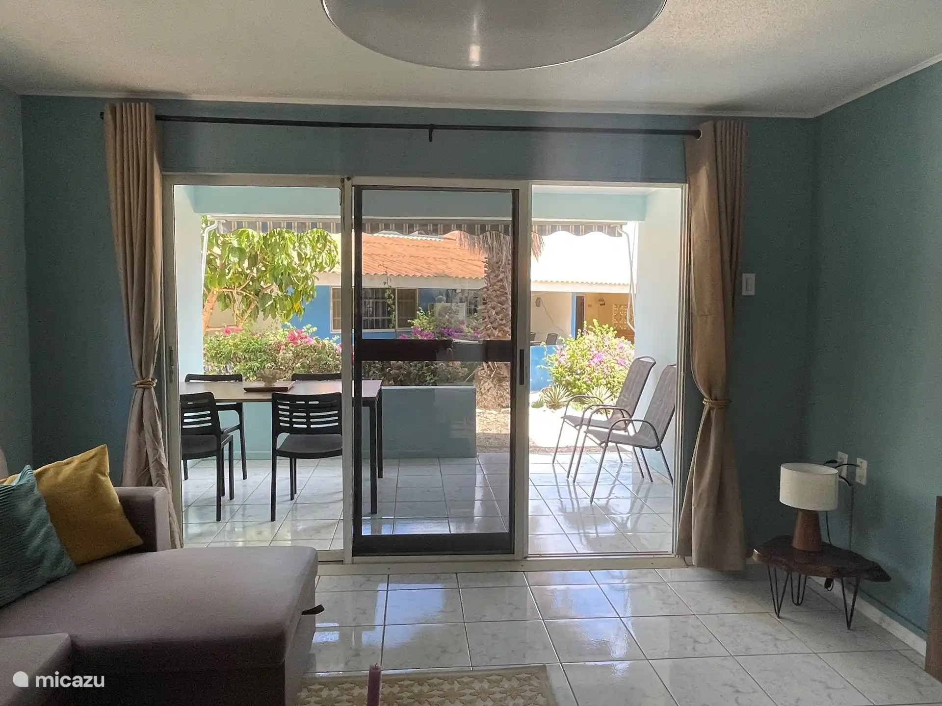 Vista al exterior desde la sala de estar 