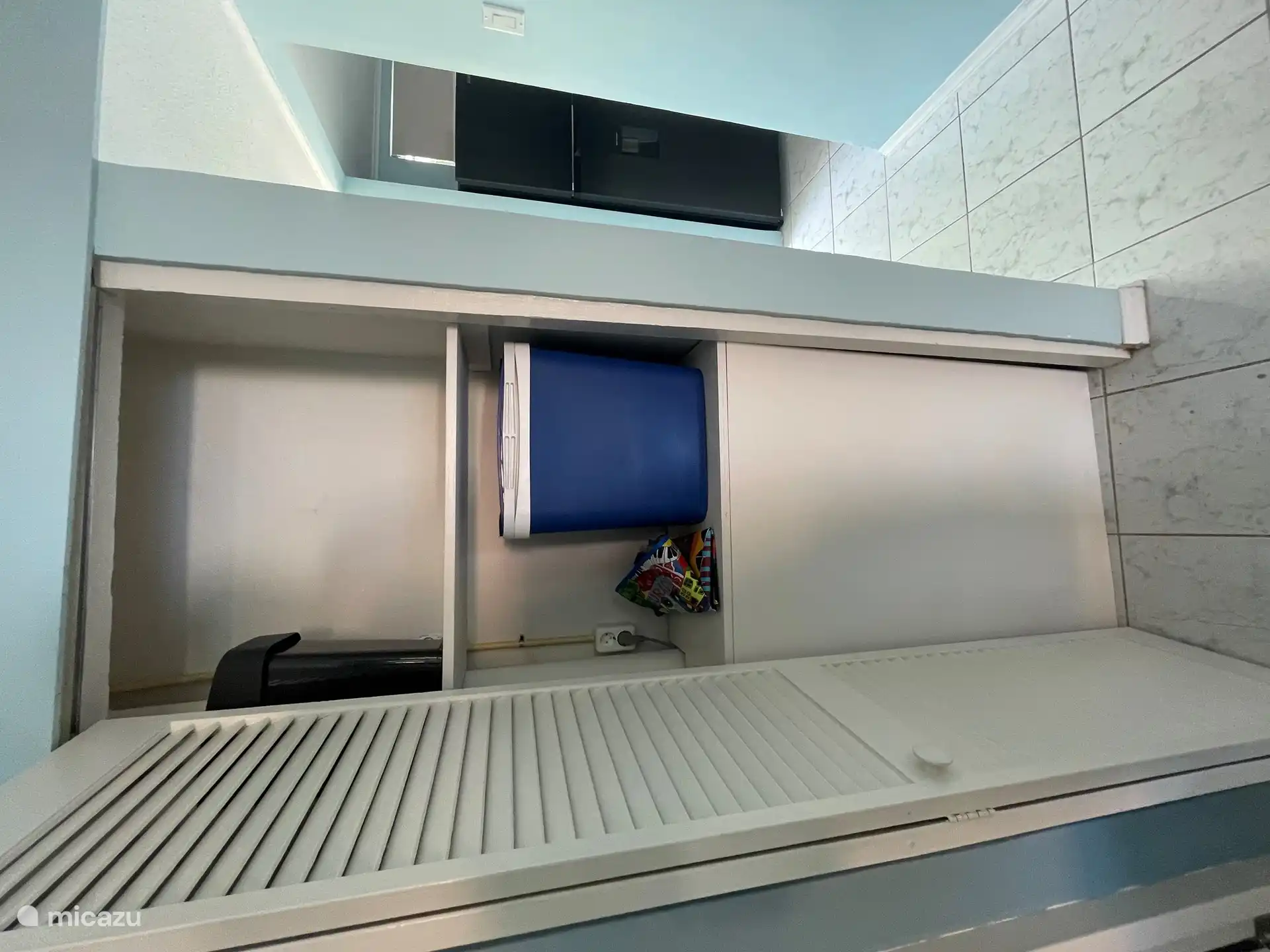 Nevera portátil para llevar a la piscina de la playa