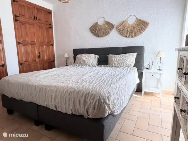 Villa Solymar huren in Spanje, Costa Blanca, Jávea - villa Slaapkamer met eigen badkamer, inbouwkast en airco.
