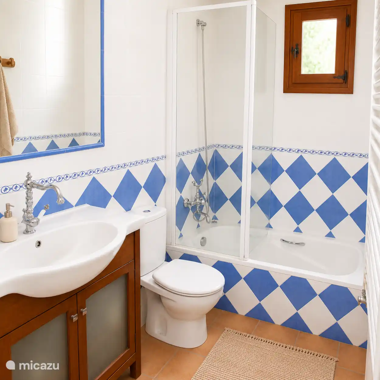 Baño que pertenece al dormitorio 3.