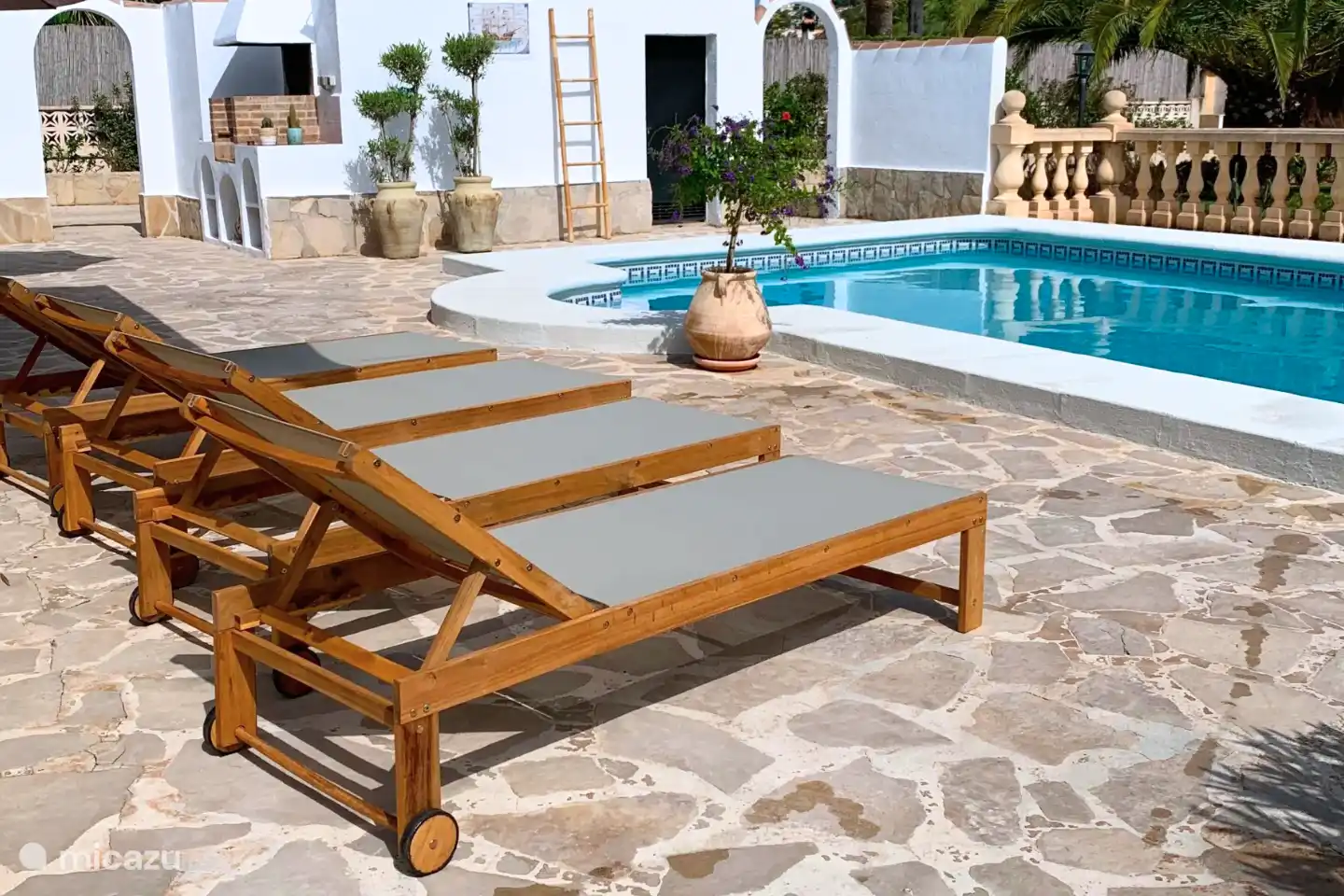 Schöne nach Süden ausgerichtete Sonnenterrasse.