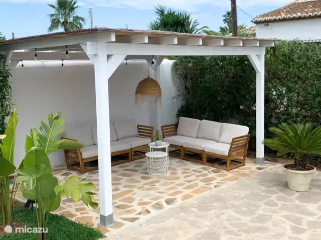 Villa Solymar huren in Spanje, Costa Blanca, Jávea - villa Overkapping achterzijde, schaduwrijk.