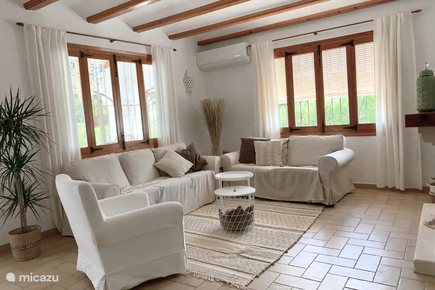 Wohnzimmer mit Klimaanlage