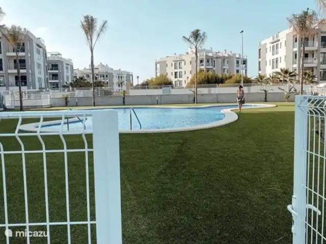 apartamento en España, Costa Blanca, Villamartin – Apartamento Querrero Piscina con piscina para niños.
Toda la zona de la piscina está acordonada con una valla.