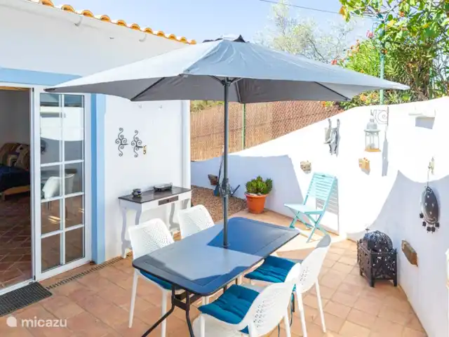 gîte / cottage huren in Portugal, Algarve, Santa Catarina da Fonte do Bispo – Casa Catarina Het terras