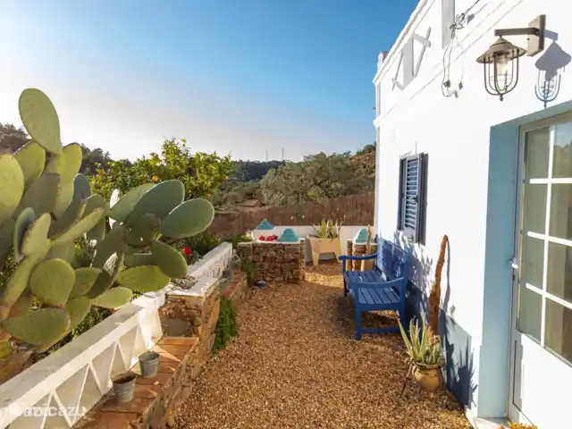 gîte / cottage huren in Portugal, Algarve, Santa Catarina da Fonte do Bispo – Casa Catarina Tuin en prachtig uitzicht op de heuvels