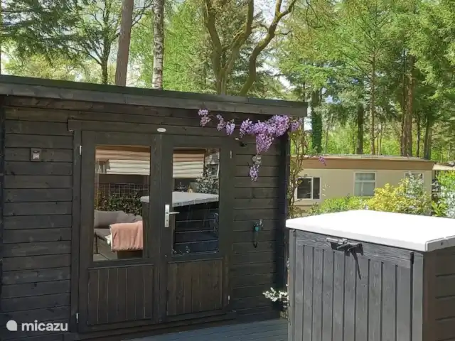 Blissful huren in Nederland, Gelderland, Hoenderloo - chalet