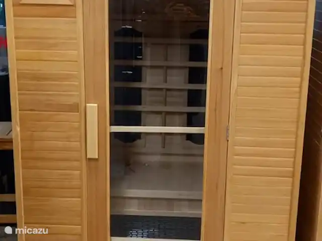Blissful huren in Nederland, Gelderland, Hoenderloo - chalet Chillen in de infraroodsauna