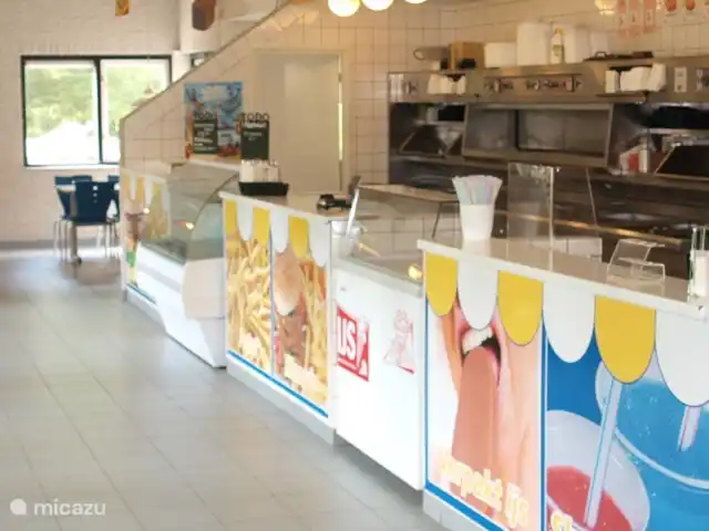 Blissful huren in Nederland, Gelderland, Hoenderloo - chalet Cafetaria