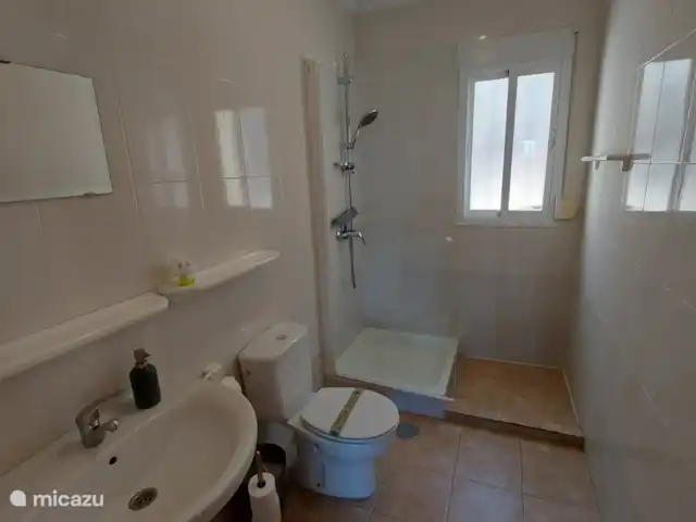 Casa Monte Roefie vue mer et montagne | Espagne, Andalousie, Sayalonga - villa Salle de bain avec douche