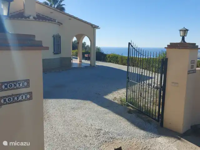 Casa Monte Roefie vue mer et montagne | Espagne, Andalousie, Sayalonga - villa Port d’entrée électrique