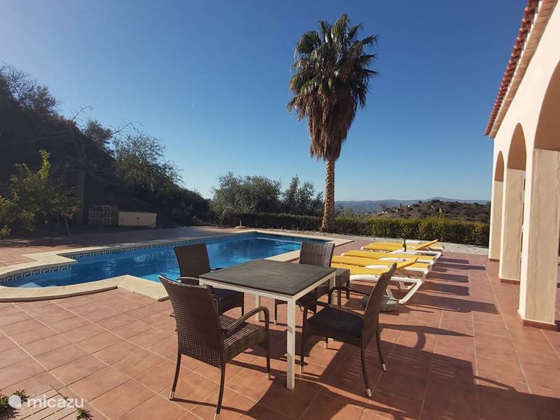 Vakantiehuis Spanje, Andalusië, Sayalonga Villa Casa Monte Roefie zee en bergzicht