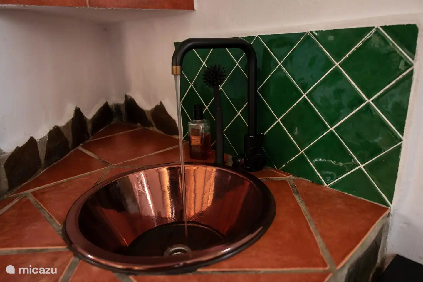 ¿Sabías que aquí puedes beber agua del grifo? Bombeamos agua del suelo.