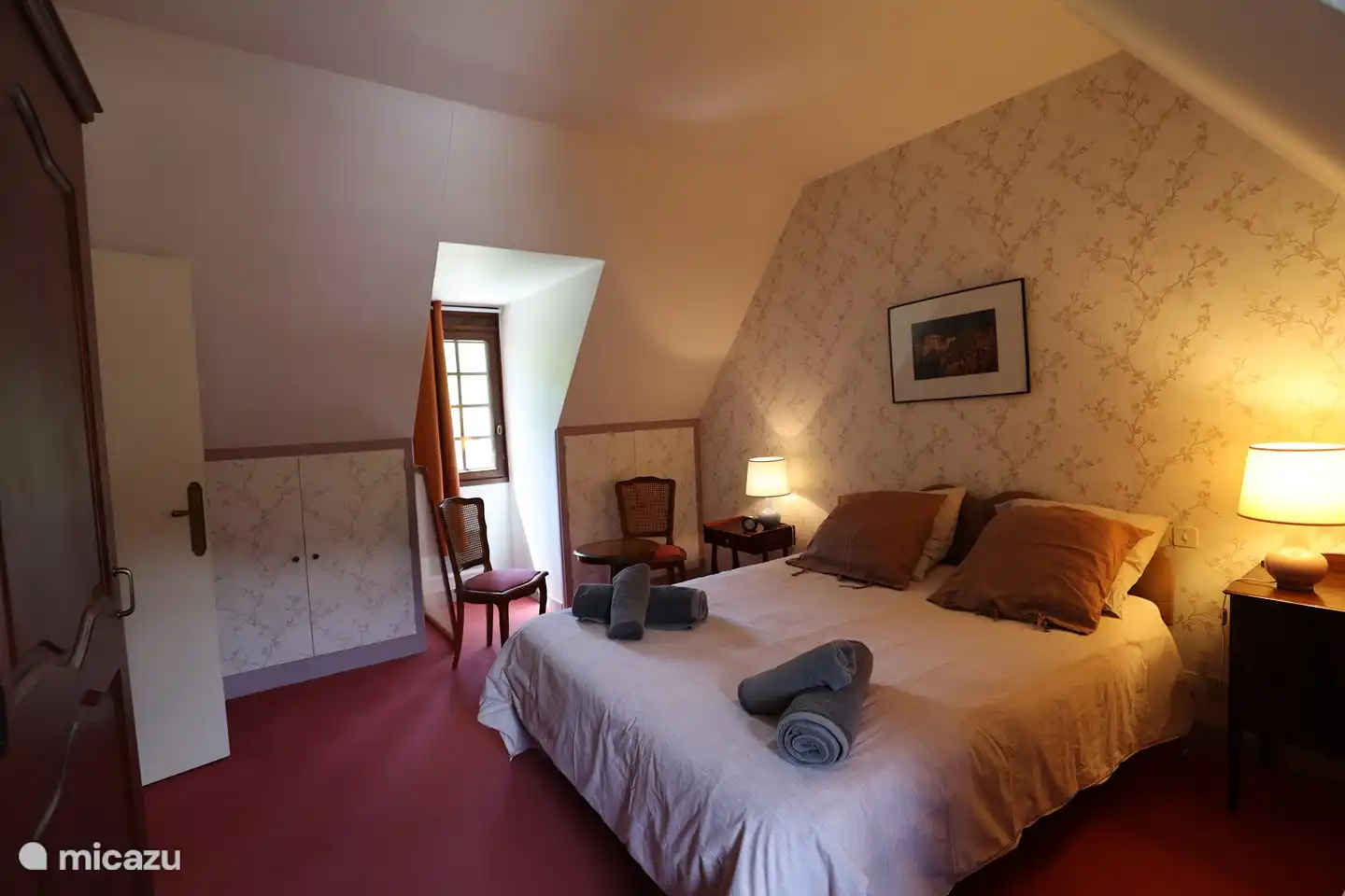 La habitación rosa de arriba