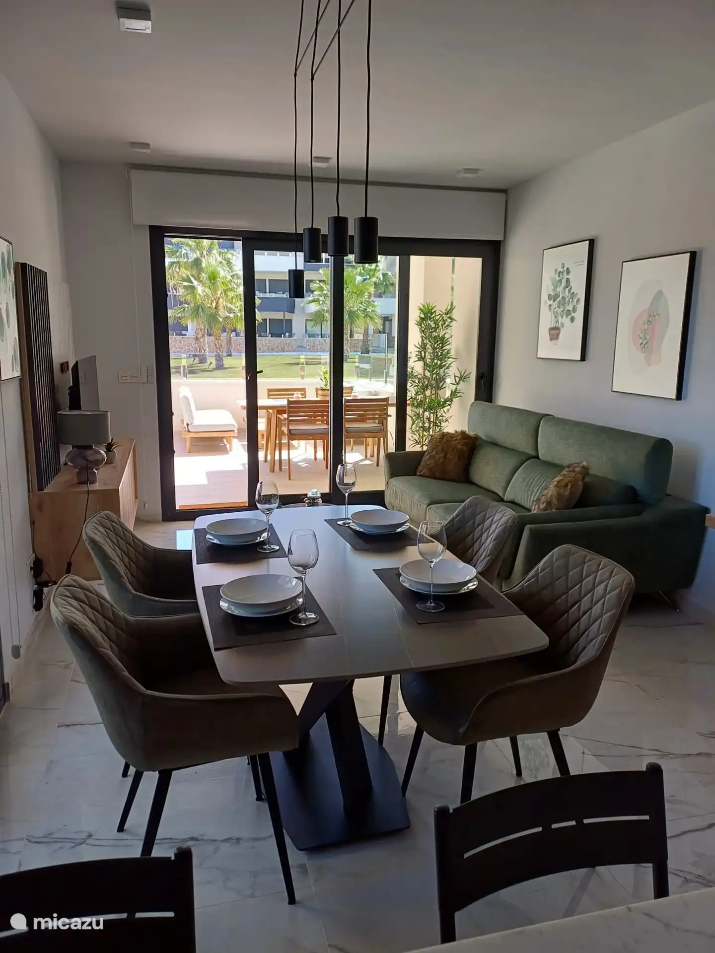 Salon luxueux et confortable avec tout le confort.