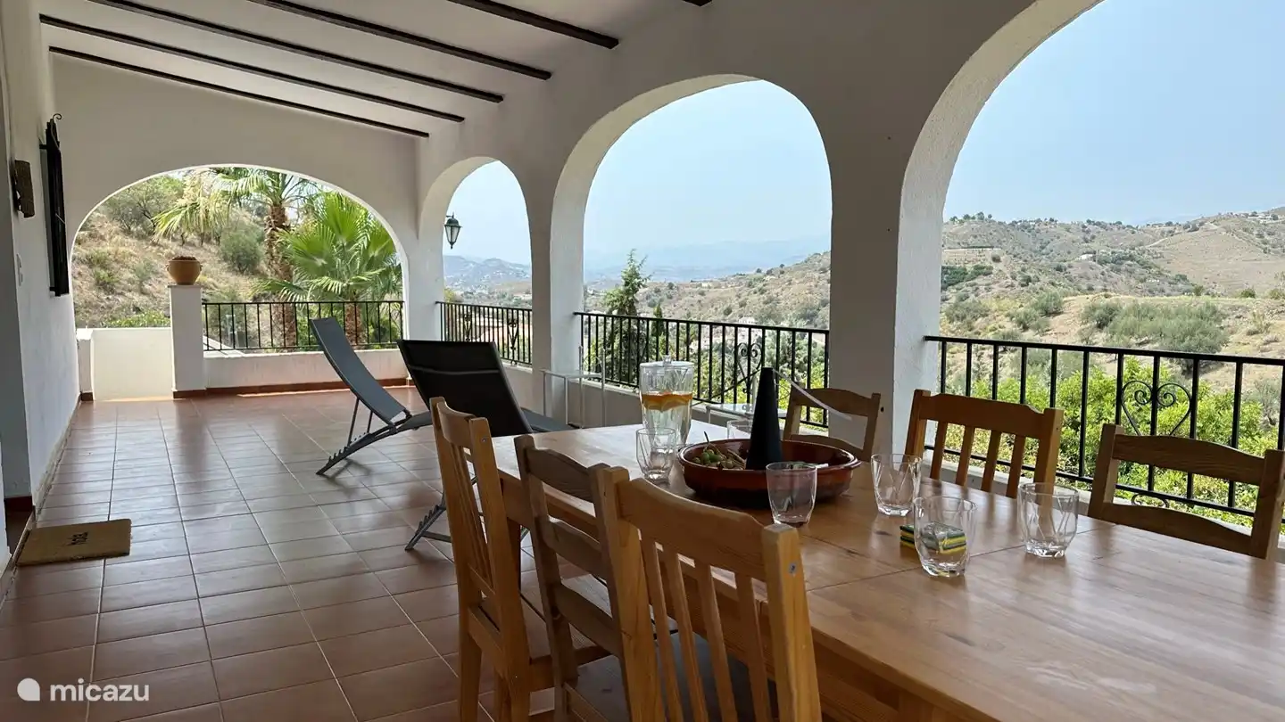 Terrasse im Obergeschoss