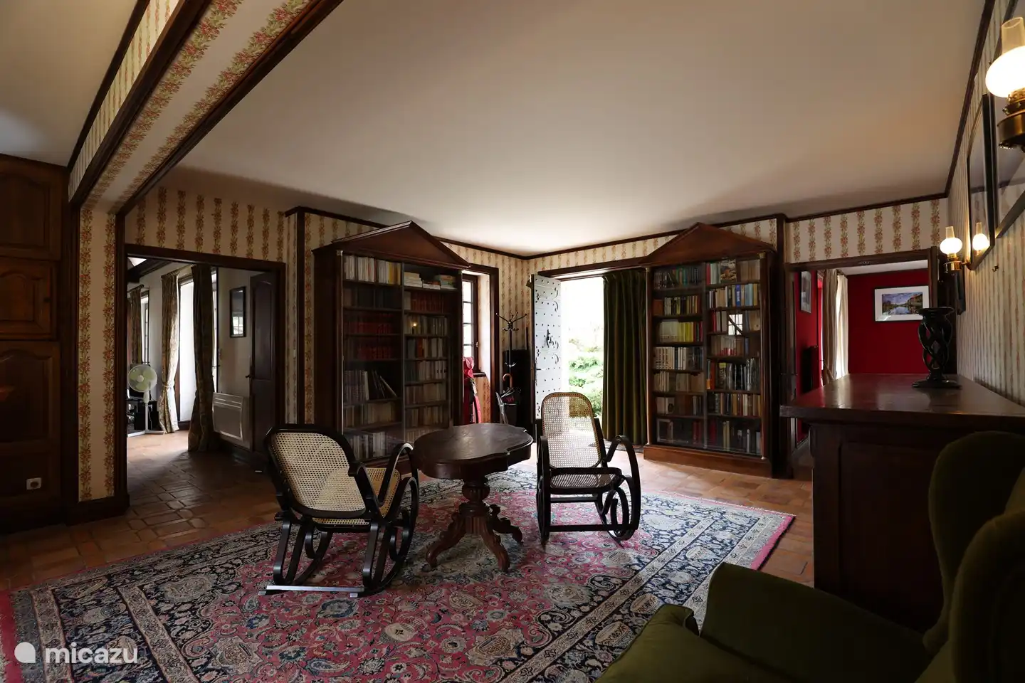 La entrada de la biblioteca