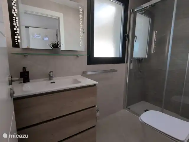 Penthouse El Carmelo, à côté de la plage | Espagne, Costa del Sol, Caleta de Velez - penthouse Salle de bain attenante 1