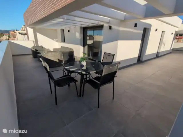 Penthouse El Carmelo, à côté de la plage | Espagne, Costa del Sol, Caleta de Velez - penthouse Détendez-vous sur la terrasse spacieuse avec une vue fantastique