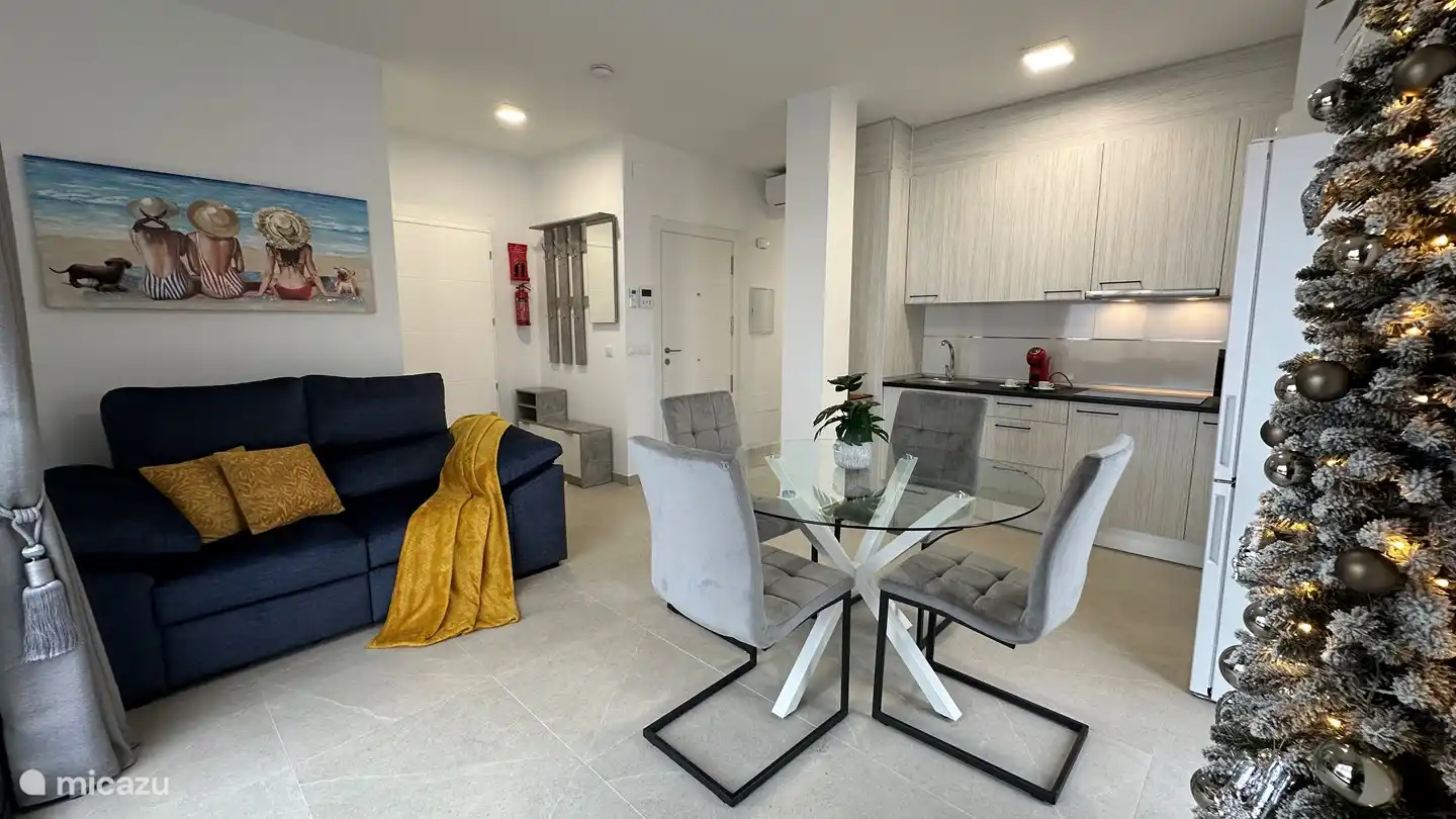 Essbereich und praktische Küche