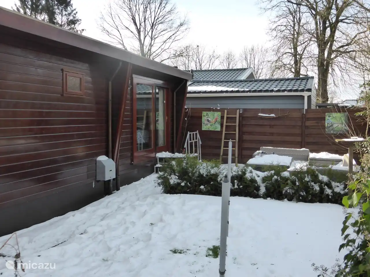 Hinterhof mit Schiebetür zum Schlafzimmer