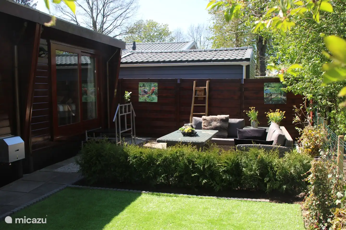 Der Hinterhof ist wunderbar privat