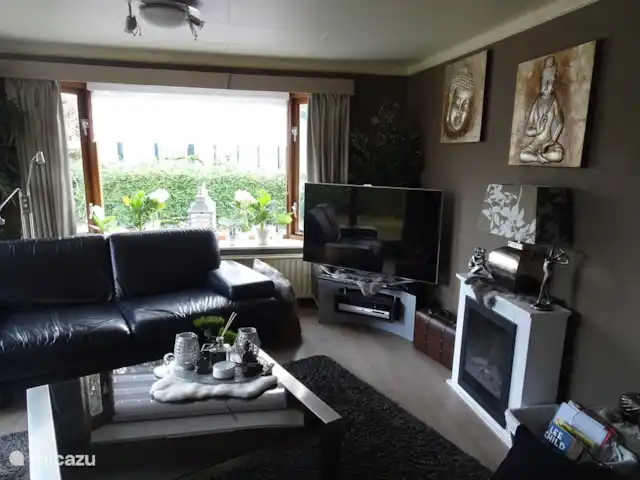 Veluwe Park Reewold Chalet Talisman huren in Nederland, Gelderland, Putten - chalet woonkamer met grote tv