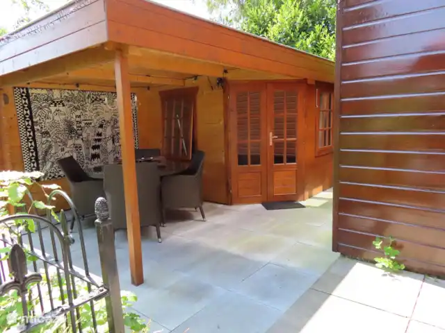 Veluwe Park Reewold Chalet Visión en Países Bajos, Güeldres, Putten - chalet cobertizo con techo e iluminación acogedora