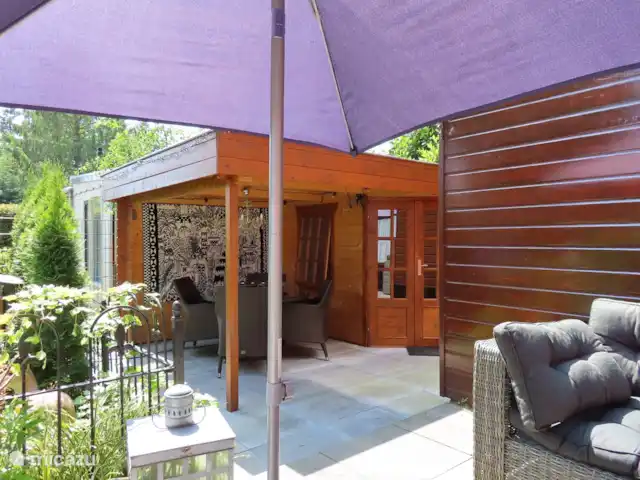 Veluwe Park Reewold Chalet Visión en Países Bajos, Güeldres, Putten - chalet el jardín y el techo