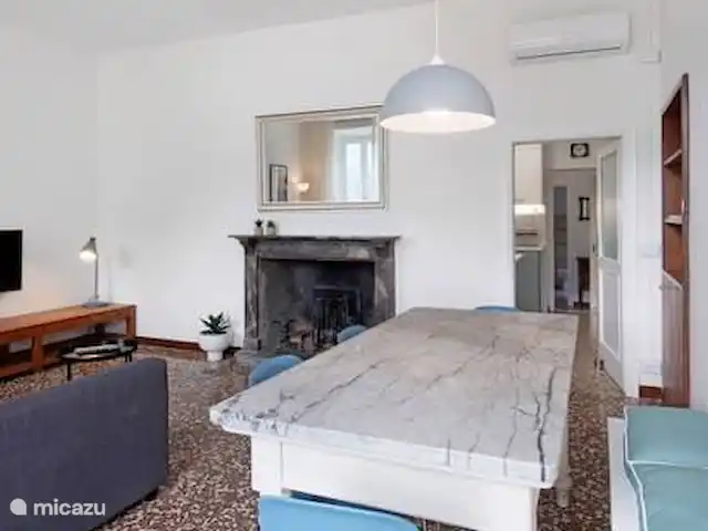 La Casa Sul Lago | Italie, Lac de Côme, Onno - appartement Le salon dispose d'une télévision connectée, d'une connexion Wi-Fi et de la climatisation.