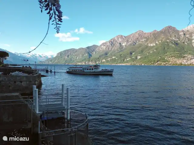 La Casa Sul Lago | Italie, Lac de Côme, Onno - appartement Vous pouvez sillonner le lac avec le ferry Lecco-Bellagio. La jetée se trouve à moins de 100 mètres de l'appartement.