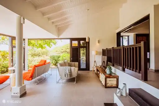 Spacious living room