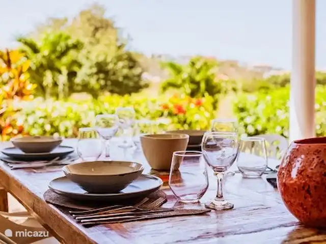 Bungalow de luxe sur Blue Bay | Curaçao, Curaçao-Centre, Blue Bay - bungalow Prenez un bon petit-déjeuner avec vue sur le golf