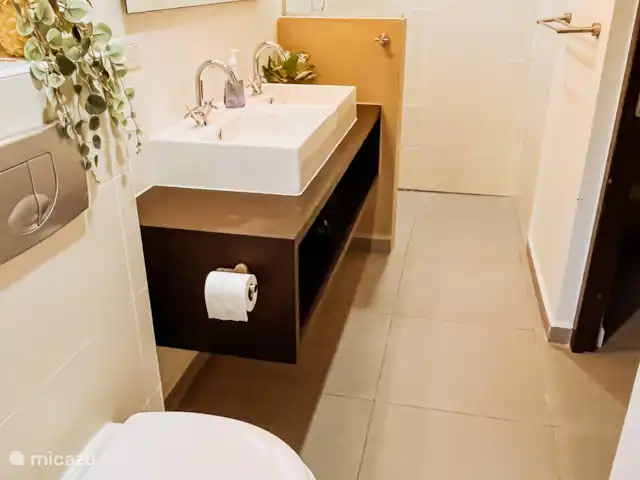 Bungalow de luxe sur Blue Bay | Curaçao, Curaçao-Centre, Blue Bay - bungalow Salle de bain spacieuse