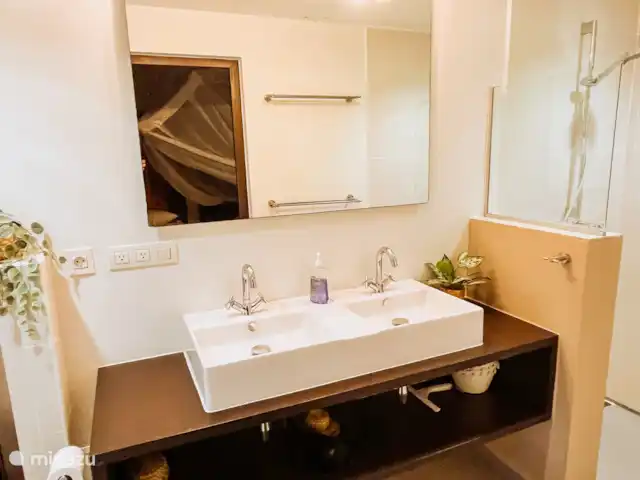 Bungalow de luxe sur Blue Bay | Curaçao, Curaçao-Centre, Blue Bay - bungalow Salle de bain spacieuse
