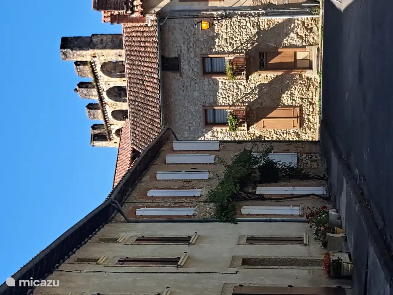 Los domingos, Montbrun (10 minutos) es el lugar ideal para ir al mercado.