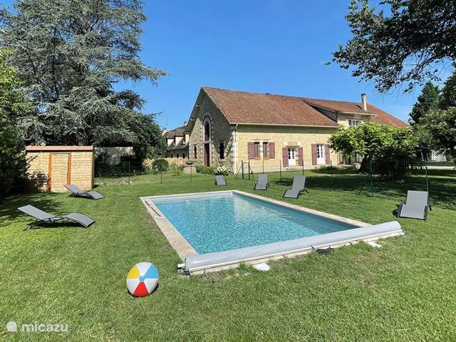 Maison de Vacances France – villa Villa dans village typique Dordogne