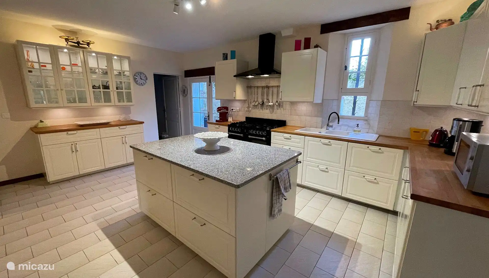 De zeer grote keuken