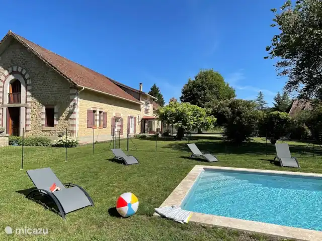 Villa dans village typique Dordogne | France, Dordogne, Trémolat - villa La piscine privée, le jardin et la villa