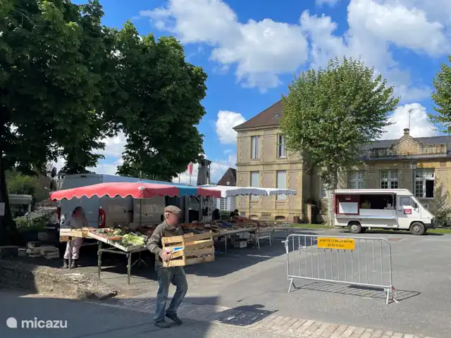 Villa dans village typique Dordogne | France, Dordogne, Trémolat - villa The small market every Tuesday morning in Trémolat
