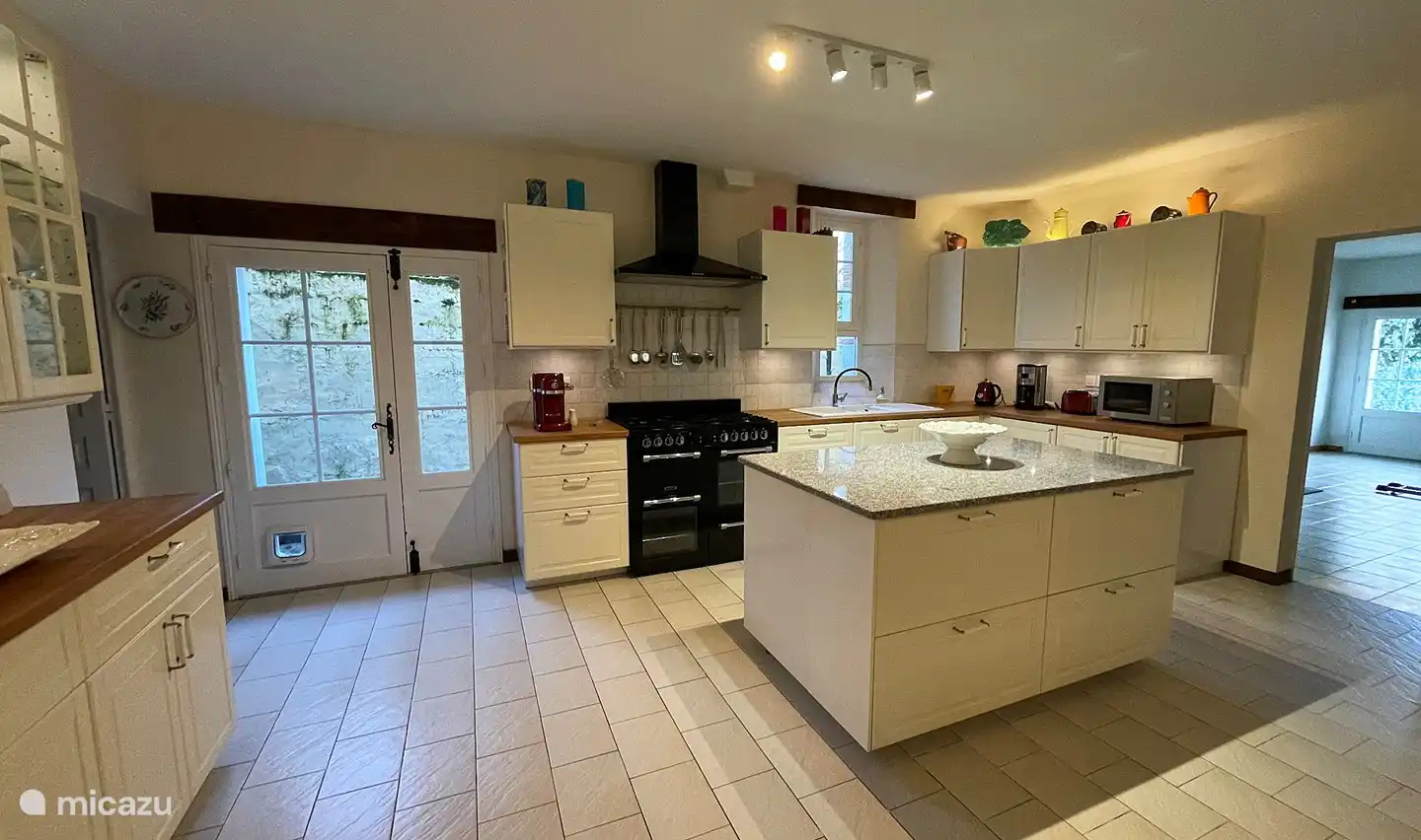 De zeer grote keuken