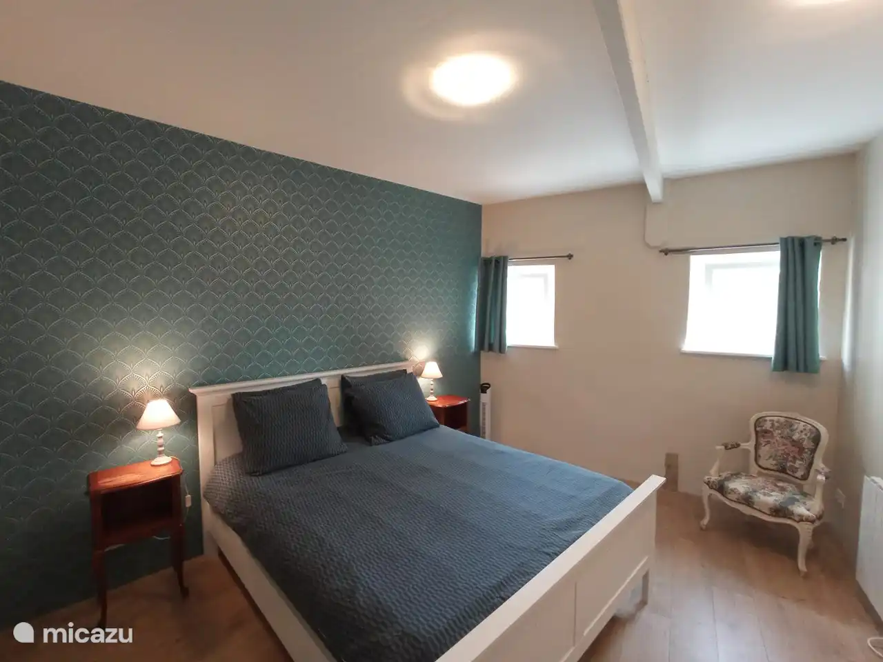 Das Schlafzimmer mit einem bequemen Doppelbett (160x200)