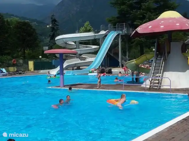 New York 9 | Italie, Lacs italiens , Porlezza - chalet Piscine du camping avec toboggans