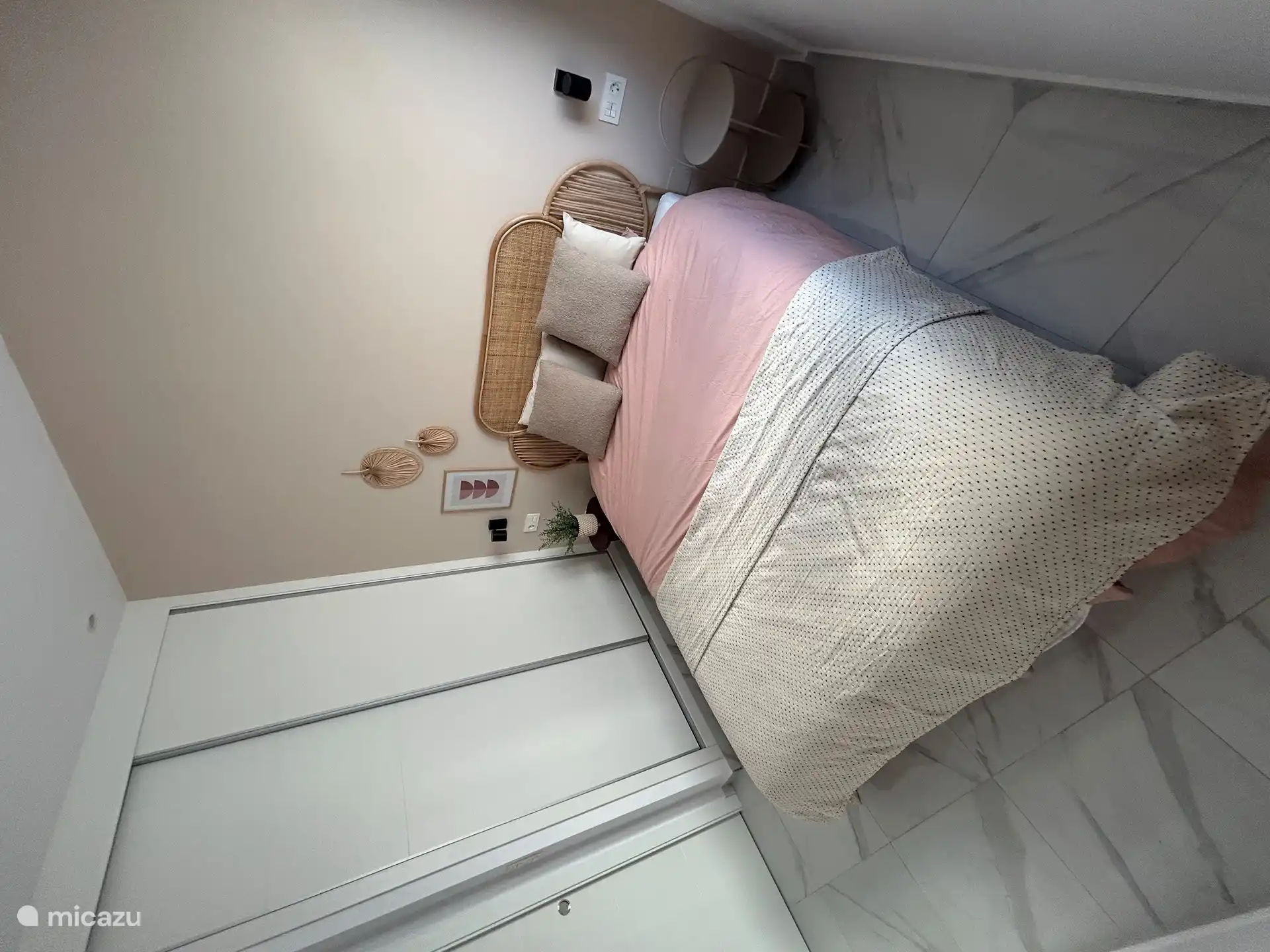 Schlafzimmer 2, Etage 1. Schlafzimmer mit eigenem Bad.